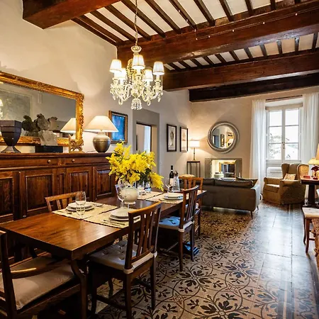 Vittorio Alfieri Apartment