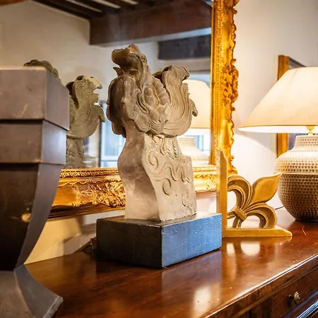 Vittorio Alfieri Apartment